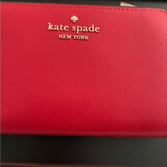Kate Spade Vibrant Red Zip Wallet - Picture 3 of 13